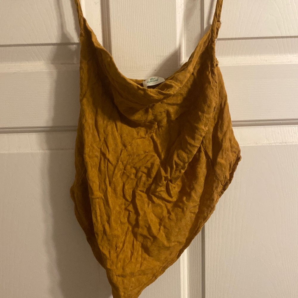 Scoop Neck Crop